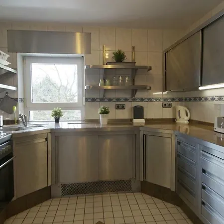 Gl5 דירה ברגיש גלאדבך